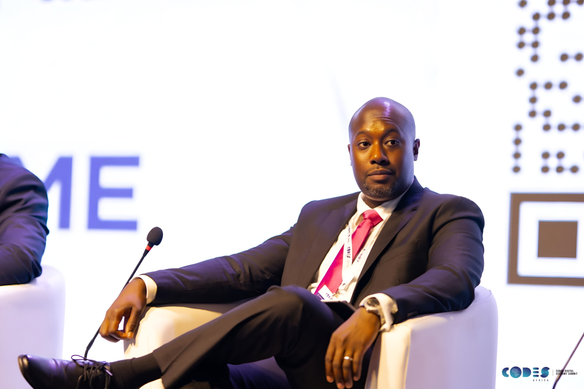 Oumar Watt, président du conseil d'administration de Sénégal Numérique SA, en séance de travail